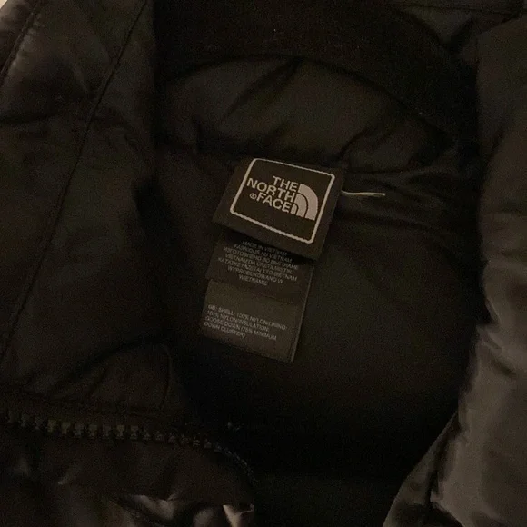 SOLD - Women's north face vest size small - Picture 3 of 5